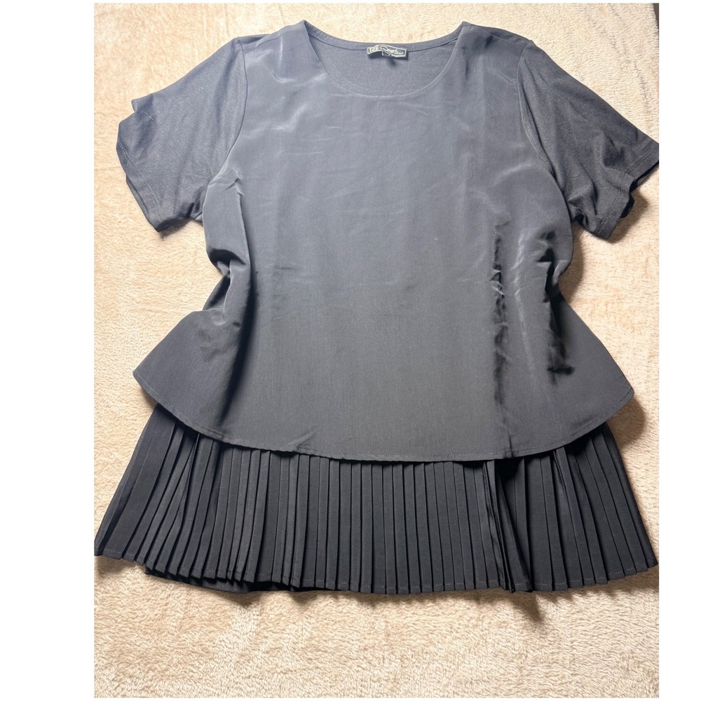 DG2 Diane Gilman Black Layered Short Sleeve Blouse Large Minimalist Layering
